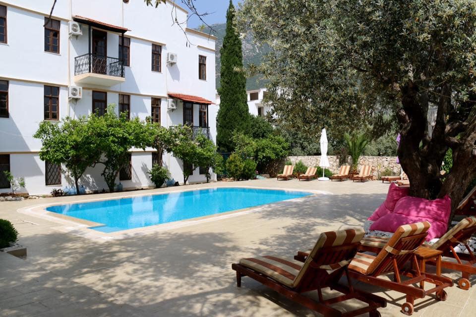 Pasha Suites Kalkan – Havuz ve Bahce